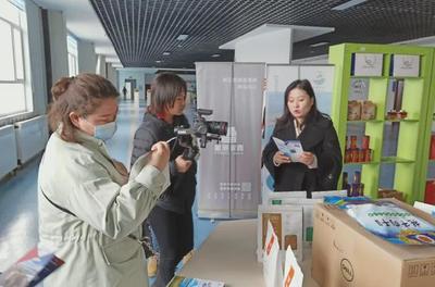 多個新聞媒體聯(lián)合對海晏縣電子商務(wù)進(jìn)農(nóng)村工作展開采訪報道